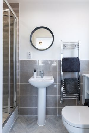 Ensuite- click for photo gallery